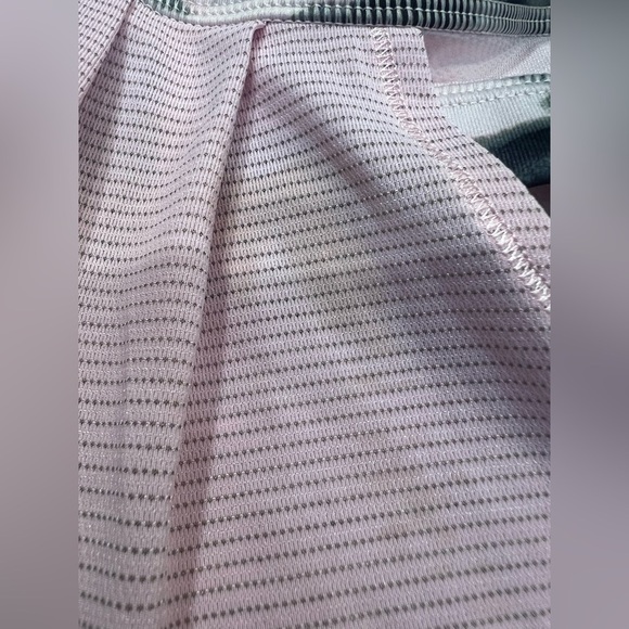 Lululemon Rest Less Pink Camo Tank Size 6 *stained* - Picture 4 of 8